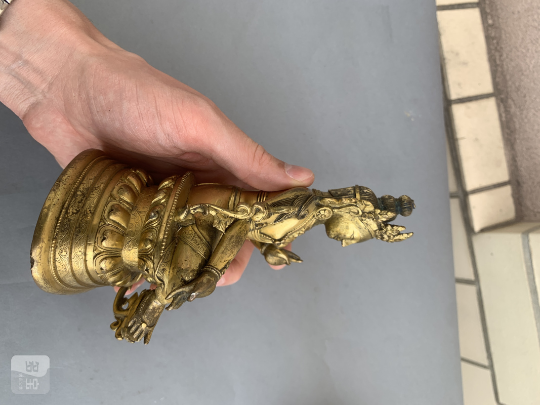 A GILT-BRONZE FIGURE OF SYAMATARA - 图7